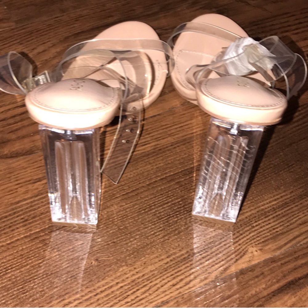 Beautiful BRAND NEW CINDERELLA SHOES SIZE 8 clear Strap Block Heel Sandals - Picture 5 of 13